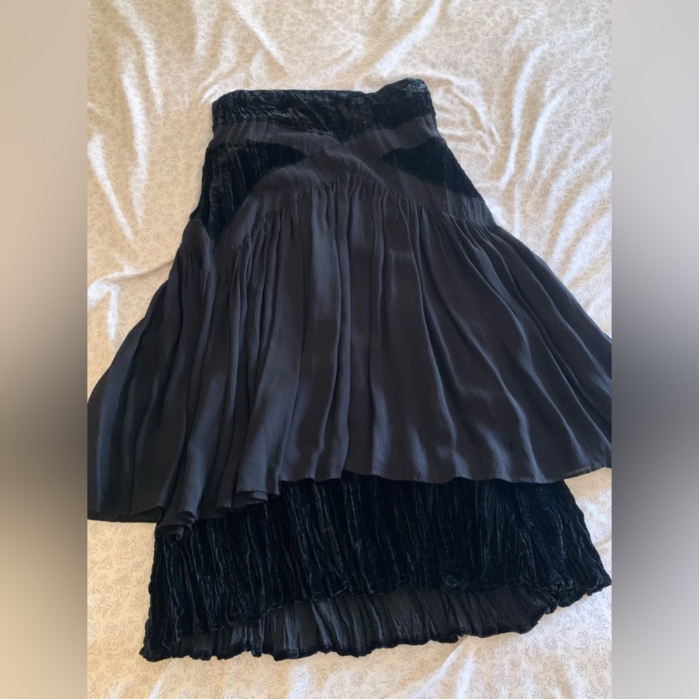 Black layered skirt - Picture 2 of 3
